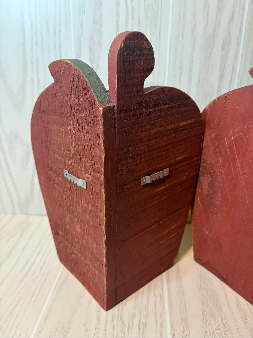 Wooden Apple-Shaped Wall Shelf Rack Set Of 2 Kitsch